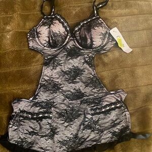 Cassandra lingerie 2 pc